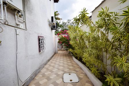 Casa de condomínio à venda com 1000m², 4 quartos e 2 vagasCorredor