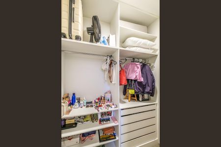 Apartamento para alugar com 90m², 2 quartos e sem vagaCloset do quarto