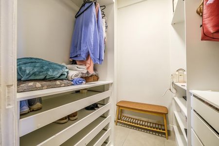 Apartamento para alugar com 90m², 2 quartos e sem vagaCloset do quarto