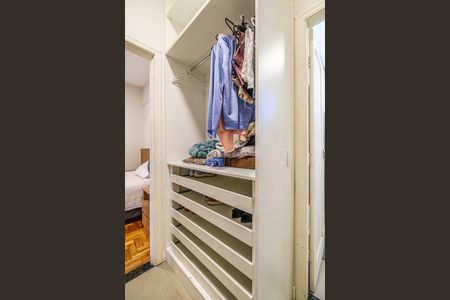 Apartamento para alugar com 90m², 2 quartos e sem vagaCloset do quarto