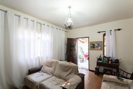 Sala de casa à venda com 4 quartos, 123m² em Lagoa, Belo Horizonte