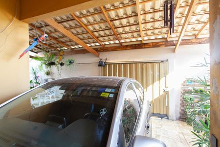 Casa à venda com 123m², 4 quartos e 1 vaga Casa à venda com 123m², 4 quartos e 1 vagaGaragem