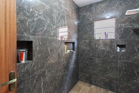 Casa à venda com 123m², 4 quartos e 1 vaga Casa à venda com 123m², 4 quartos e 1 vagaBanheiro Social 1