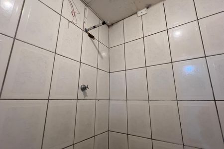 Banheiro de casa para alugar com 1 quarto, 35m² em Jardim Presidente Dutra, Guarulhos