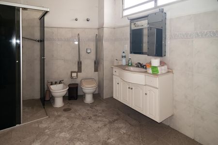 Apartamento à venda com 216m², 2 quartos e sem vagaBanheiro Social