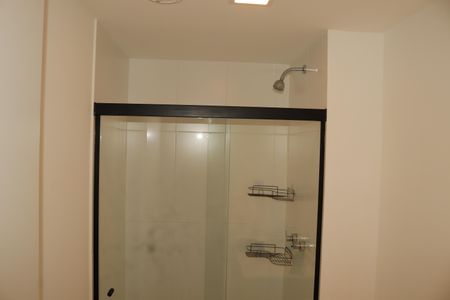 Banheiro de kitnet/studio para alugar com 1 quarto, 26m² em Vila Buarque, São Paulo