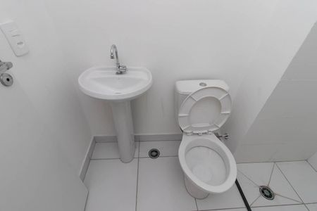 Apartamento para alugar com 33m², 2 quartos e sem vaga Apartamento para alugar com 33m², 2 quartos e sem vagaBanheiro