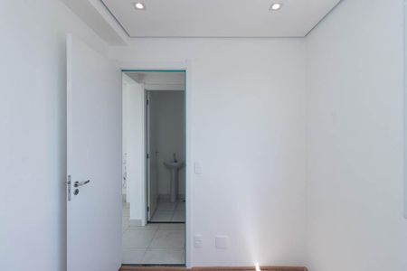 Quarto 1 de apartamento para alugar com 2 quartos, 33m² em Parque Novo Mundo, São Paulo