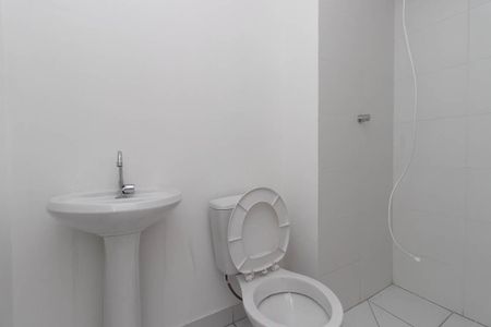 Apartamento para alugar com 33m², 2 quartos e sem vaga Apartamento para alugar com 33m², 2 quartos e sem vagaBanheiro