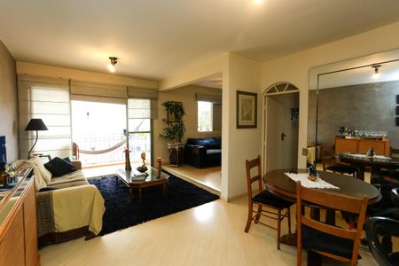 Apartamento à venda com 81m², 2 quartos e 2 vagas Apartamento à venda com 81m², 2 quartos e 2 vagasSala