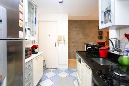 Apartamento à venda com 81m², 2 quartos e 2 vagas Apartamento à venda com 81m², 2 quartos e 2 vagasCozinha