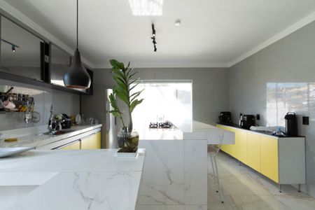Casa de condomínio para alugar com 400m², 4 quartos e 5 vagas Casa de condomínio para alugar com 400m², 4 quartos e 5 vagasCozinha