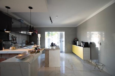 Casa de condomínio para alugar com 400m², 4 quartos e 5 vagas Casa de condomínio para alugar com 400m², 4 quartos e 5 vagasCozinha