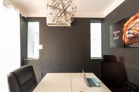 Casa de condomínio para alugar com 400m², 4 quartos e 5 vagas Casa de condomínio para alugar com 400m², 4 quartos e 5 vagasEscritório