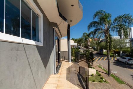 Casa de condomínio para alugar com 400m², 4 quartos e 5 vagas Casa de condomínio para alugar com 400m², 4 quartos e 5 vagasVista da Varanda da Suíte
