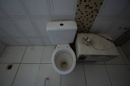 Casa de condomínio para alugar com 400m², 4 quartos e 5 vagas Casa de condomínio para alugar com 400m², 4 quartos e 5 vagasBanheiro da Suíte 2