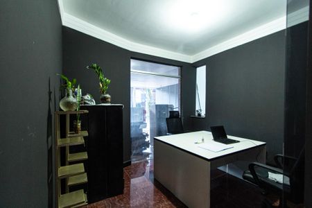 Casa de condomínio para alugar com 400m², 4 quartos e 5 vagas Casa de condomínio para alugar com 400m², 4 quartos e 5 vagasEscritório