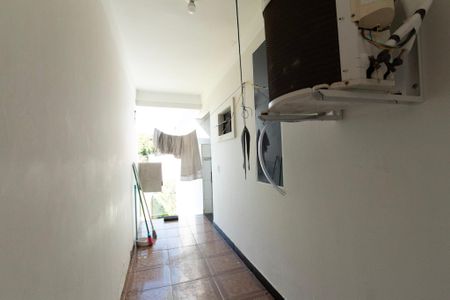 Casa de condomínio para alugar com 400m², 4 quartos e 5 vagas Casa de condomínio para alugar com 400m², 4 quartos e 5 vagasCorredor