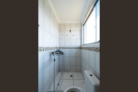 Casa de condomínio para alugar com 400m², 4 quartos e 5 vagas Casa de condomínio para alugar com 400m², 4 quartos e 5 vagasBanheiro da Suíte 2