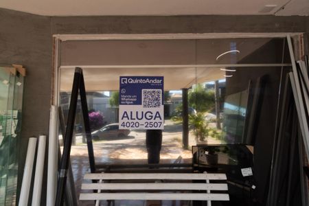 Casa de condomínio para alugar com 400m², 4 quartos e 5 vagas Casa de condomínio para alugar com 400m², 4 quartos e 5 vagasFachada