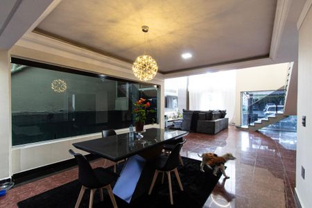 Casa de condomínio para alugar com 400m², 4 quartos e 5 vagas Casa de condomínio para alugar com 400m², 4 quartos e 5 vagasSala de Jantar