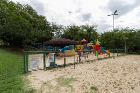 Casa de condomínio para alugar com 400m², 4 quartos e 5 vagas Casa de condomínio para alugar com 400m², 4 quartos e 5 vagasÁrea comum