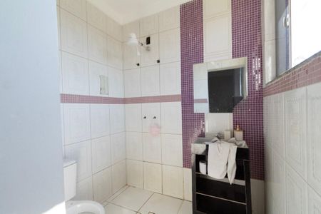 Casa de condomínio para alugar com 400m², 4 quartos e 5 vagas Casa de condomínio para alugar com 400m², 4 quartos e 5 vagasBanheiro social
