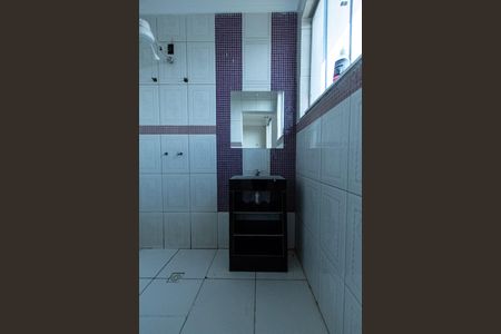 Casa de condomínio para alugar com 400m², 4 quartos e 5 vagas Casa de condomínio para alugar com 400m², 4 quartos e 5 vagasBanheiro da Suíte 1