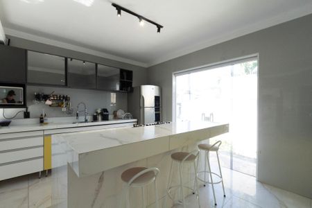 Casa de condomínio para alugar com 400m², 4 quartos e 5 vagas Casa de condomínio para alugar com 400m², 4 quartos e 5 vagasCozinha
