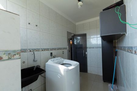 Casa de condomínio para alugar com 400m², 4 quartos e 5 vagas Casa de condomínio para alugar com 400m², 4 quartos e 5 vagasÁrea de serviço