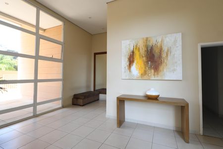 Apartamento à venda com 93m², 2 quartos e 2 vagasHall social