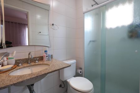 Apartamento à venda com 93m², 2 quartos e 2 vagasBanheiro da Suíte