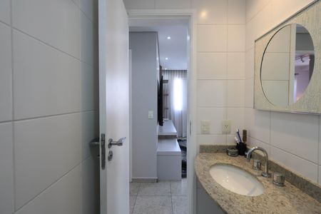 Apartamento à venda com 93m², 2 quartos e 2 vagasBanheiro Social