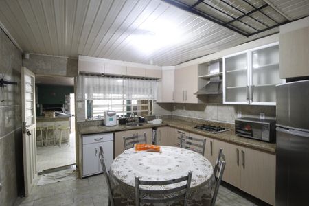 Casa à venda com 129m², 3 quartos e 3 vagasCozinha