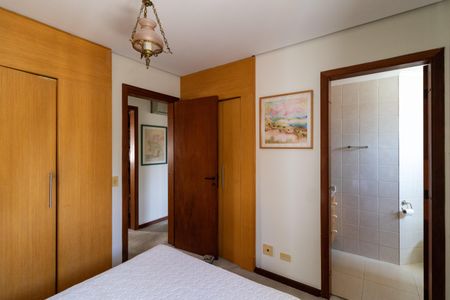 Apartamento à venda com 173m², 2 quartos e 3 vagasSuíte