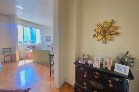 Apartamento à venda com 180m², 4 quartos e 1 vaga Apartamento à venda com 180m², 4 quartos e 1 vagaSala