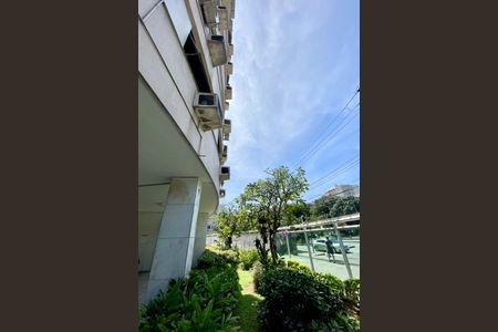 Apartamento à venda com 180m², 4 quartos e 1 vaga Apartamento à venda com 180m², 4 quartos e 1 vagaFachada