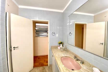 Apartamento à venda com 180m², 4 quartos e 1 vaga Apartamento à venda com 180m², 4 quartos e 1 vagaBanheiro 1