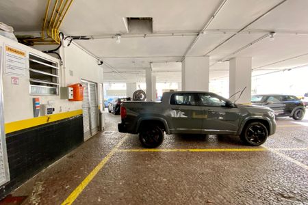 Apartamento à venda com 180m², 4 quartos e 1 vaga Apartamento à venda com 180m², 4 quartos e 1 vagaGaragem