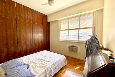 Apartamento à venda com 180m², 4 quartos e 1 vaga Apartamento à venda com 180m², 4 quartos e 1 vagaQuarto 2