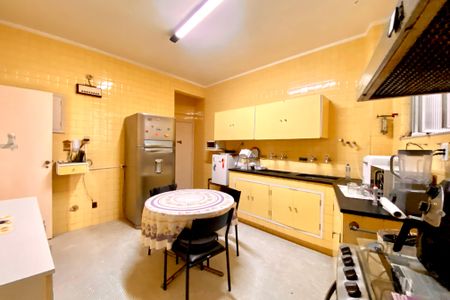 Apartamento à venda com 180m², 4 quartos e 1 vaga Apartamento à venda com 180m², 4 quartos e 1 vagaCozinha