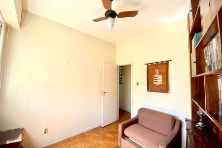 Apartamento à venda com 180m², 4 quartos e 1 vaga Apartamento à venda com 180m², 4 quartos e 1 vagaQuarto 3