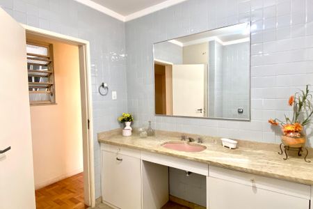Apartamento à venda com 180m², 4 quartos e 1 vaga Apartamento à venda com 180m², 4 quartos e 1 vagaBanheiro 1