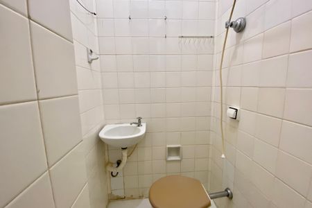 Apartamento à venda com 180m², 4 quartos e 1 vaga Apartamento à venda com 180m², 4 quartos e 1 vagaBanheiro de serviço