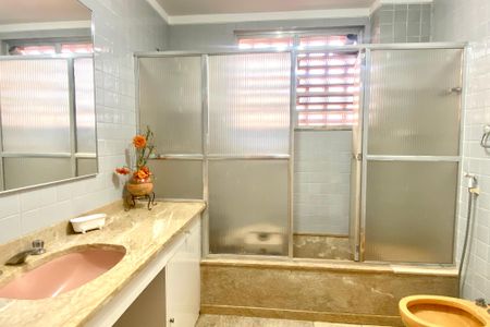 Apartamento à venda com 180m², 4 quartos e 1 vaga Apartamento à venda com 180m², 4 quartos e 1 vagaBanheiro 1