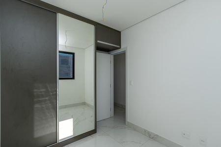 Apartamento à venda com 170m², 4 quartos e 2 vagasQuarto 2