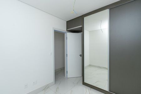 Apartamento à venda com 170m², 4 quartos e 2 vagasQuarto 1