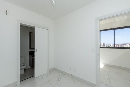 Apartamento à venda com 170m², 4 quartos e 2 vagasQuarto 4