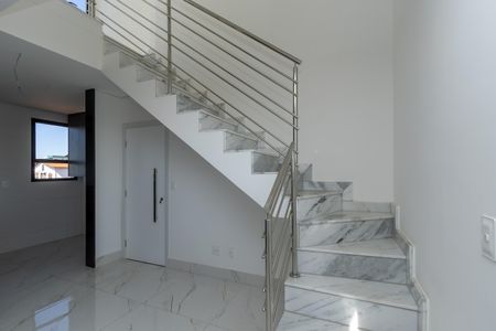 Apartamento à venda com 170m², 4 quartos e 2 vagasEscada Cobertura