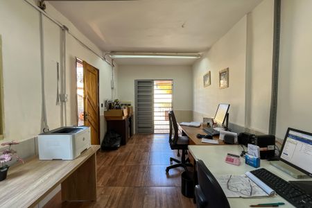 Casa à venda com 150m², 2 quartos e 1 vaga Casa à venda com 150m², 2 quartos e 1 vagaEscritório